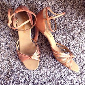 Capezio Sofia Ballroom shoe light bronze/tan